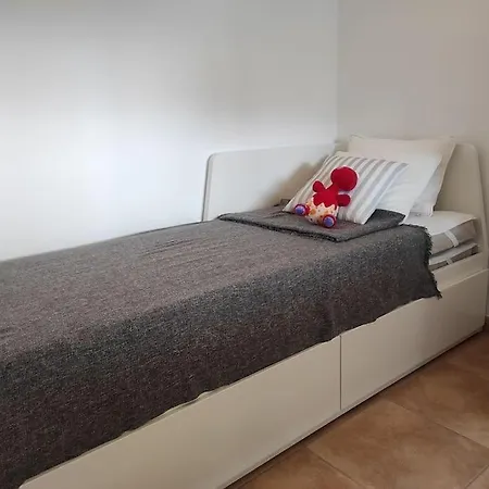 Casa Lilia Con Piscina Y Garaje 아파트